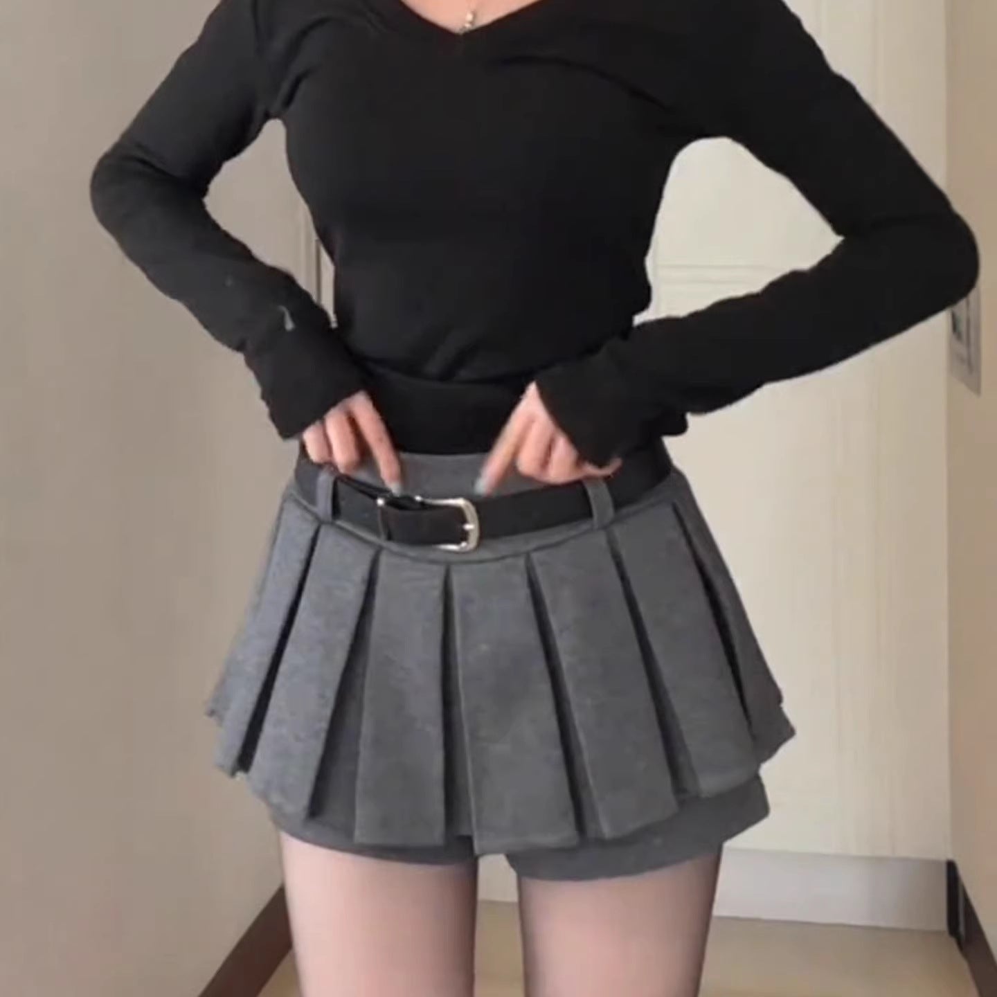 Fashionable Gray Pleated High-Waisted Slimming Anti-Exposure Bodycon Mini Skirt For Short Stature