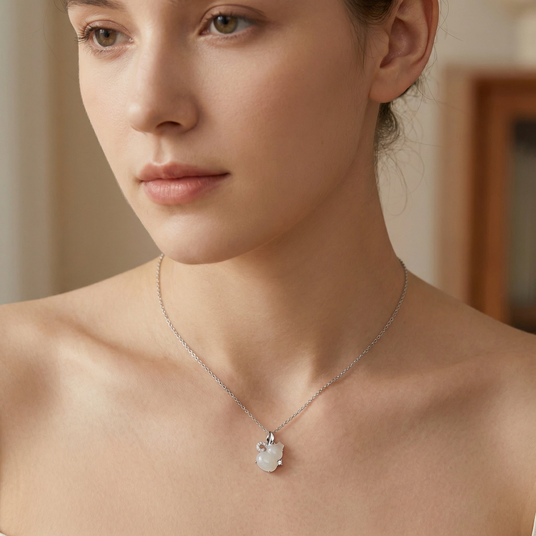 925 Sterling Silver Elegant White Gourd Pendant Necklace with Shimmering Silver Accents